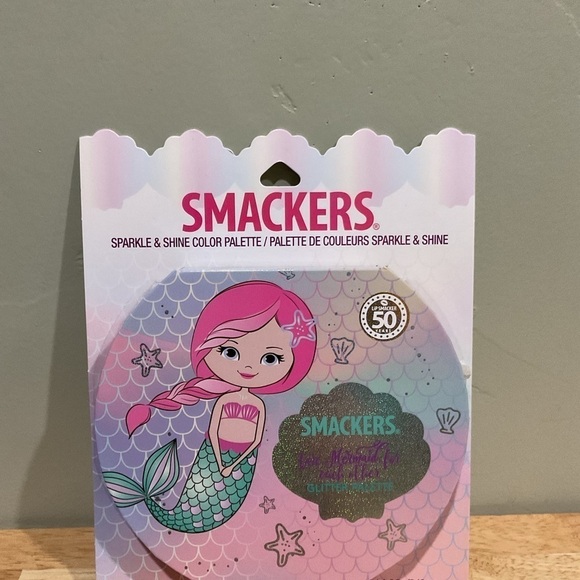 Lip Smackers Sparkle and Shine Mermaid Glitter Palette with eyeshadows + blush. - Picture 4 of 5